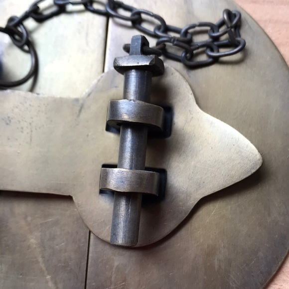 4” Round Decorative Antique Style Brass Latch - Picture 4 of 6